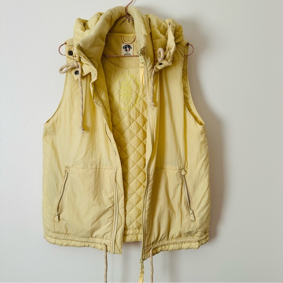 Free People care fp round & round recycled quilted puffer melon shell vest - Picture 4 of 13